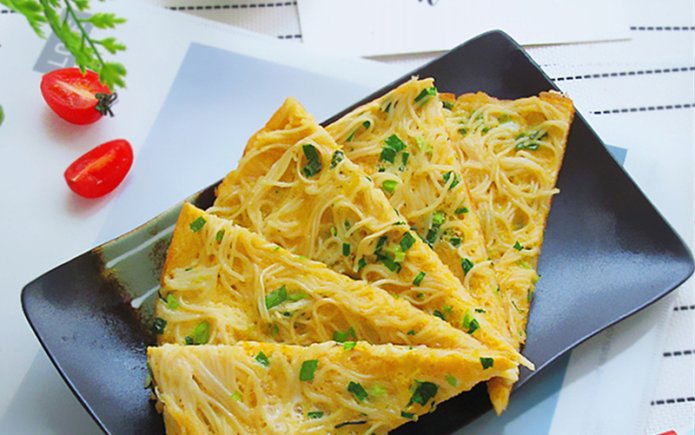 品品好粮油面条做法大全之面条鸡蛋饼