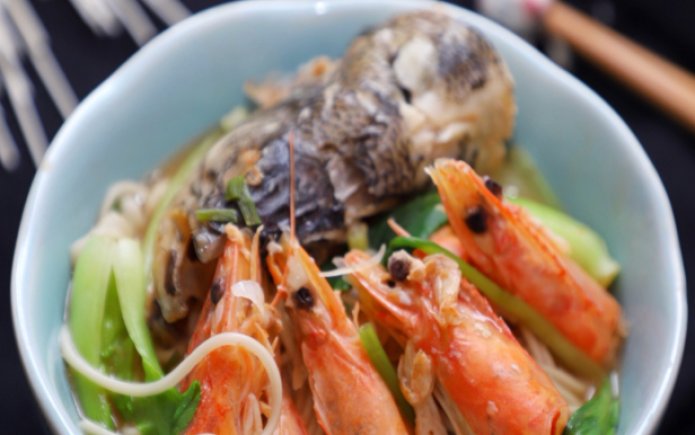 品品好粮油面条做法大全之品品好快手虾壳鱼头汤面