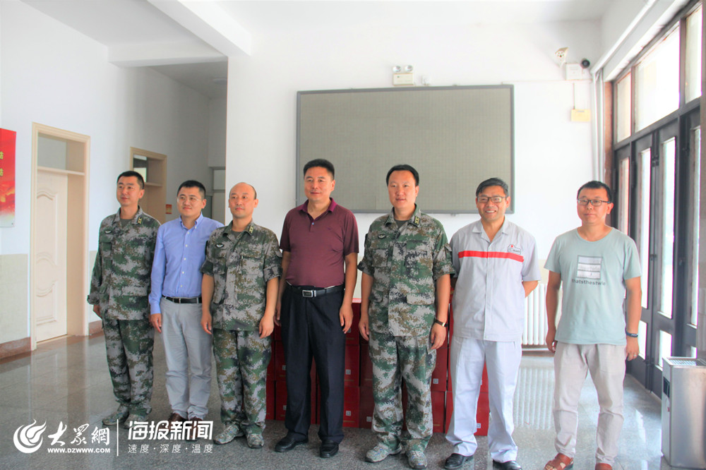 八一建军节来临 粮油店加盟集团品品好粮油走访慰问部队官兵